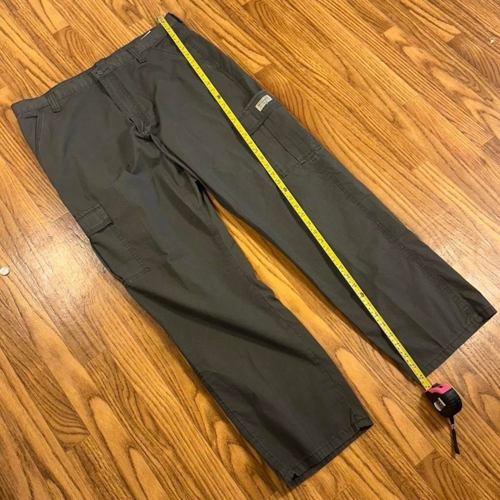 Wrangler green cargo pants Size 38x32"